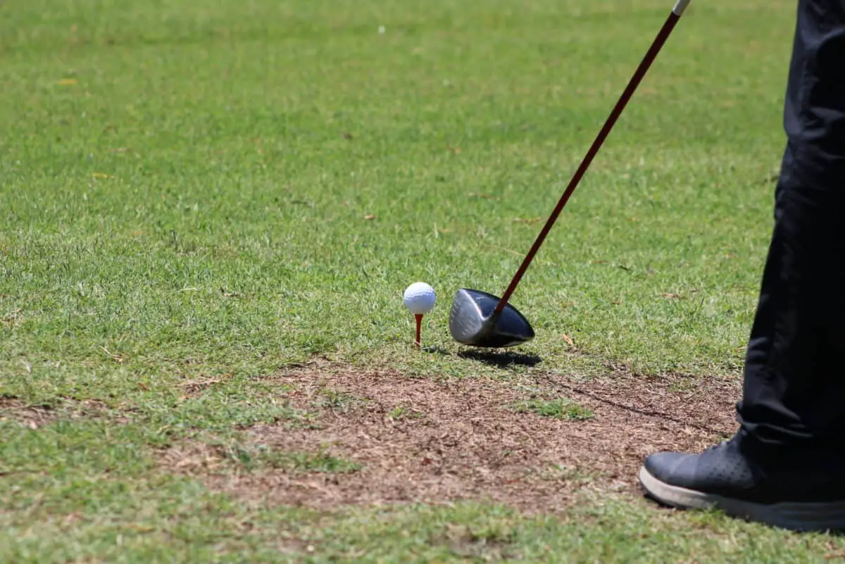 How Do You Clear Your Mind Before a Golf Shot?